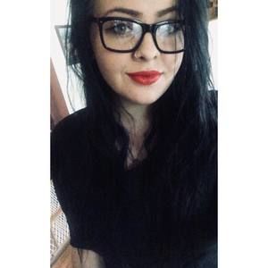 Meet your Posher, Leanna